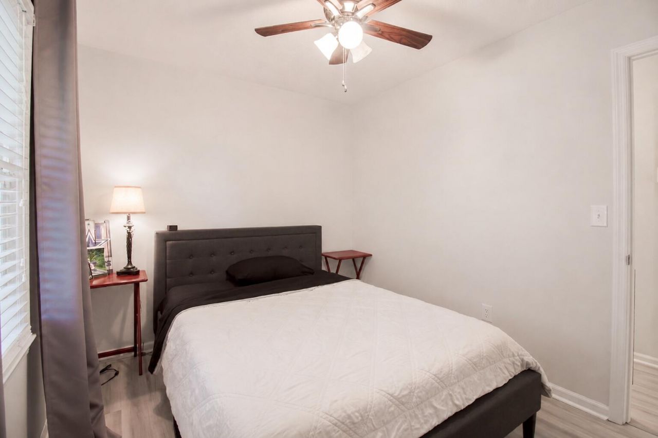 107 White Water Court Photo 17