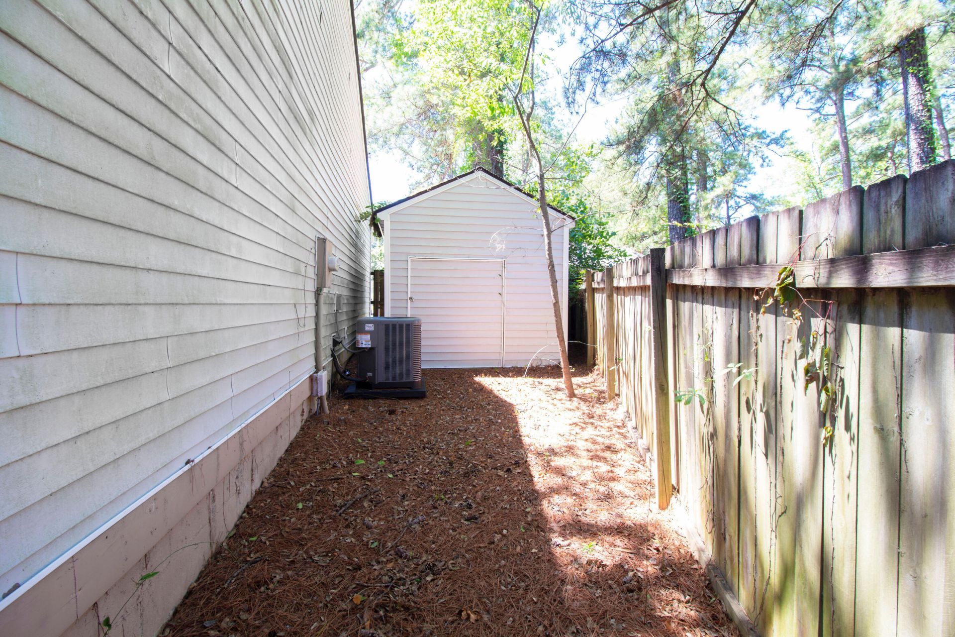 107 White Water Court Photo 35