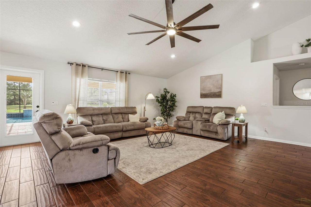 24023 Weldon Drive, Eustis, FL 32736 Photo