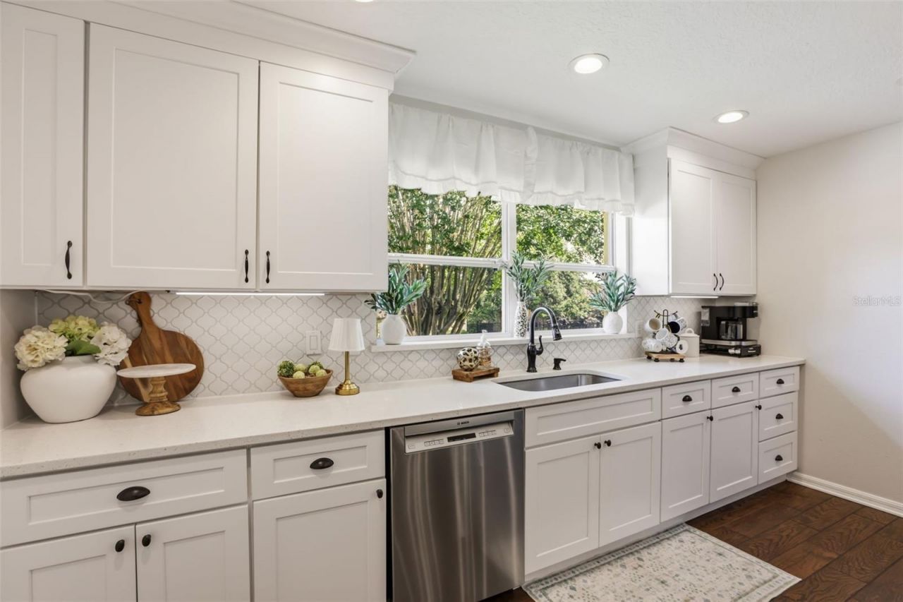 24023 Weldon Drive, Eustis, FL 32736 Photo