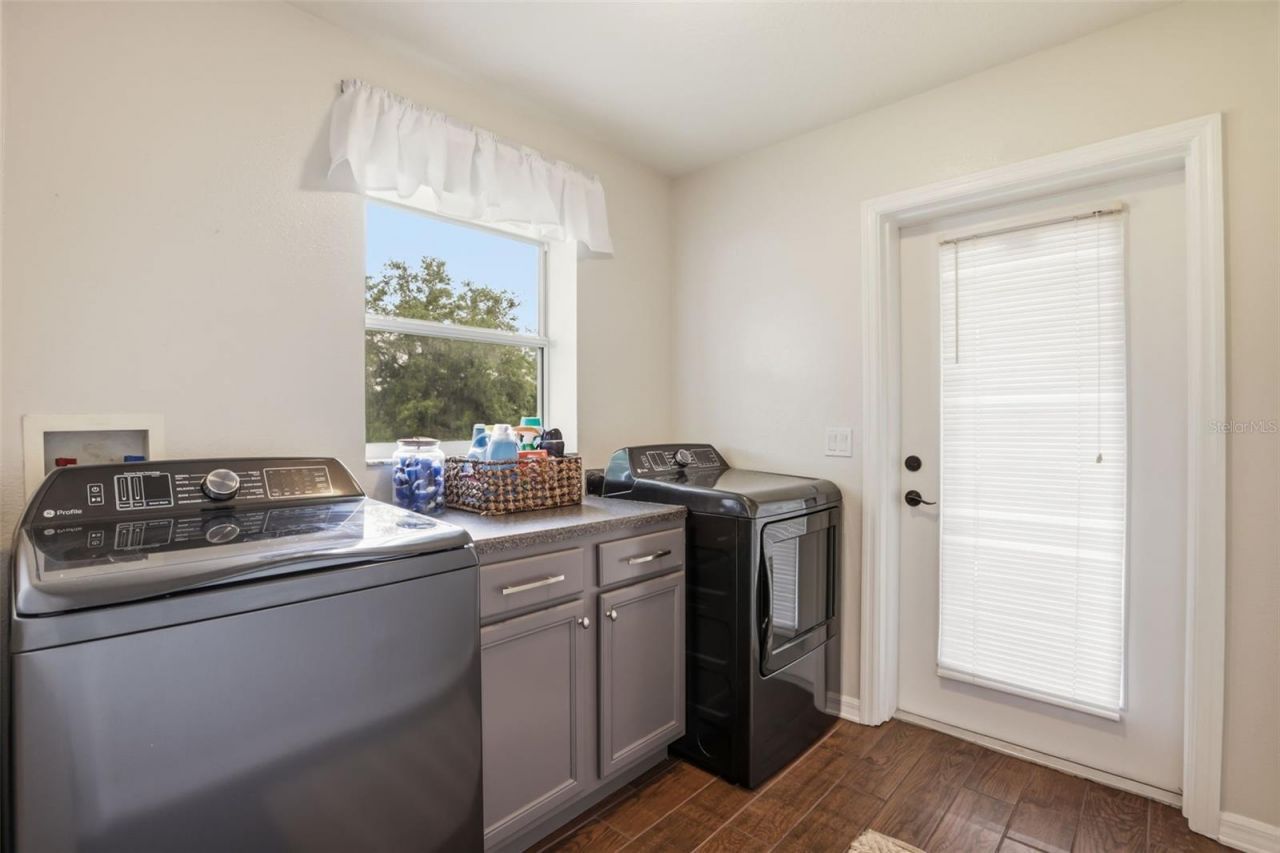 24023 Weldon Drive, Eustis, FL 32736 Photo