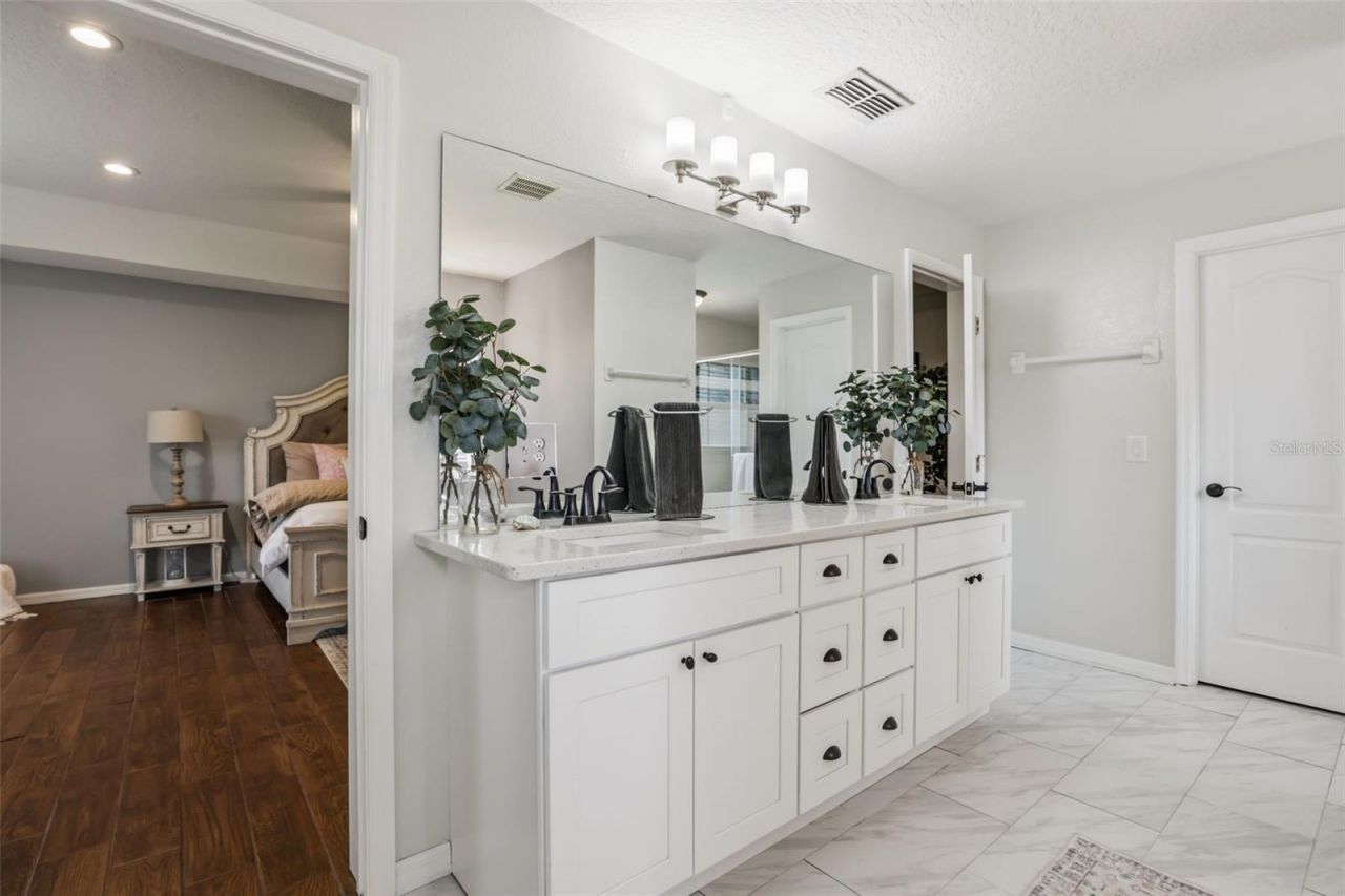 24023 Weldon Drive, Eustis, FL 32736 Photo