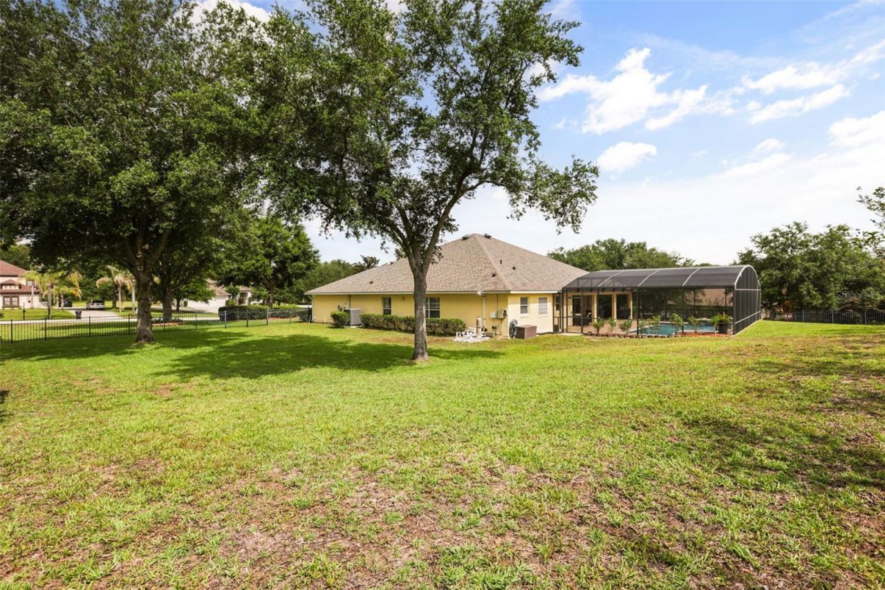 24023 Weldon Drive, Eustis, FL 32736 Photo