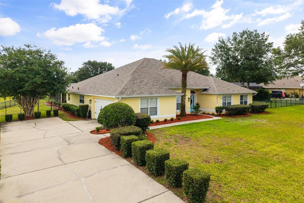 24023 Weldon Drive, Eustis, FL 32736 Photo