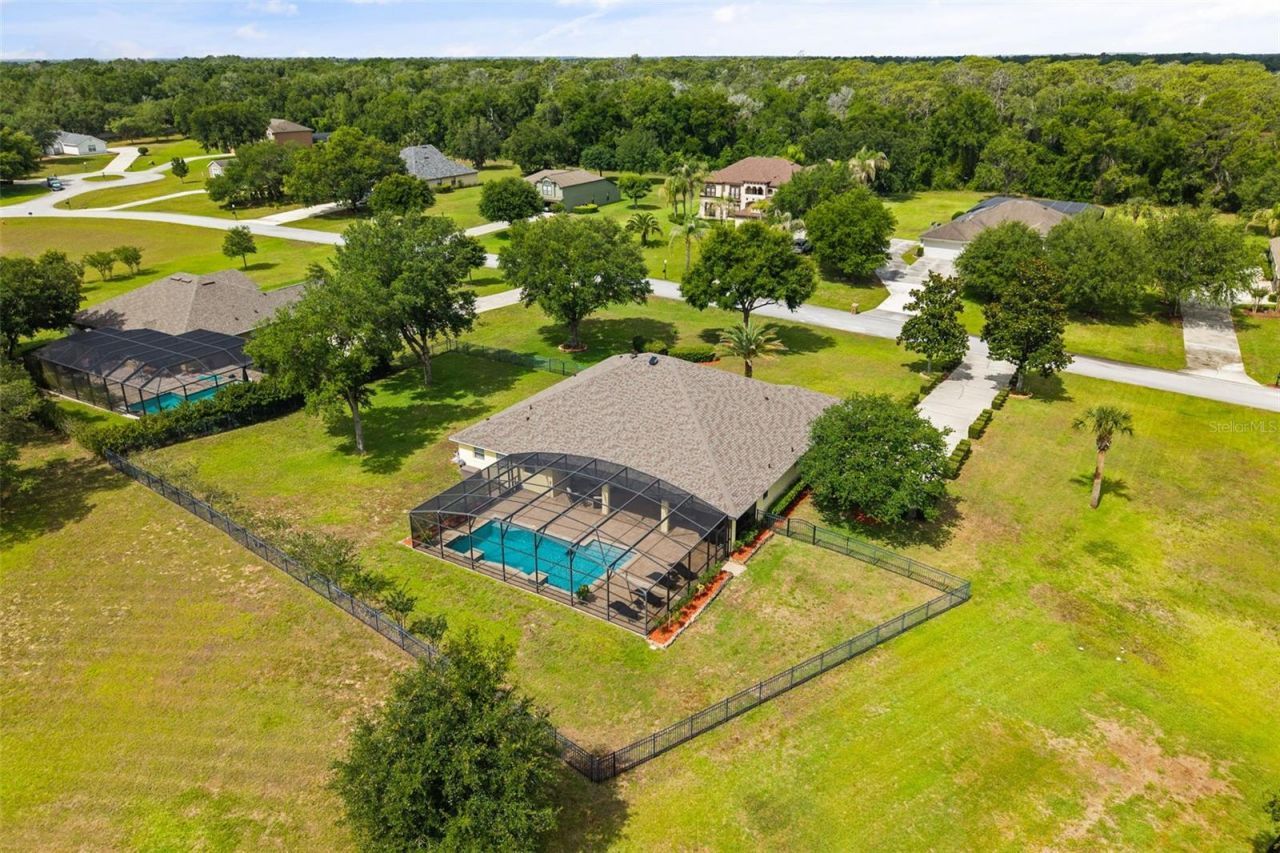 24023 Weldon Drive, Eustis, FL 32736 Photo