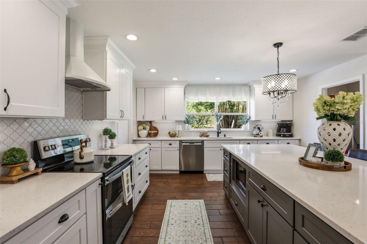 24023 Weldon Drive, Eustis, FL 32736 Photo