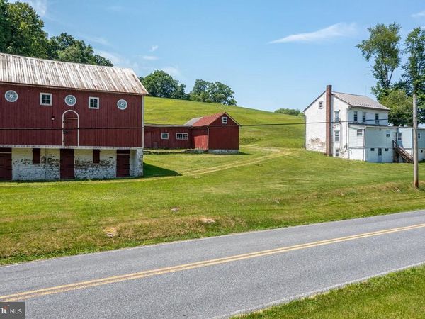 17 KUTZ ROAD, FLEETWOOD, PA 19522
