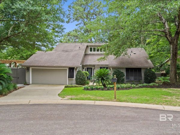 4 Leslie Court, Fairhope, AL 36532