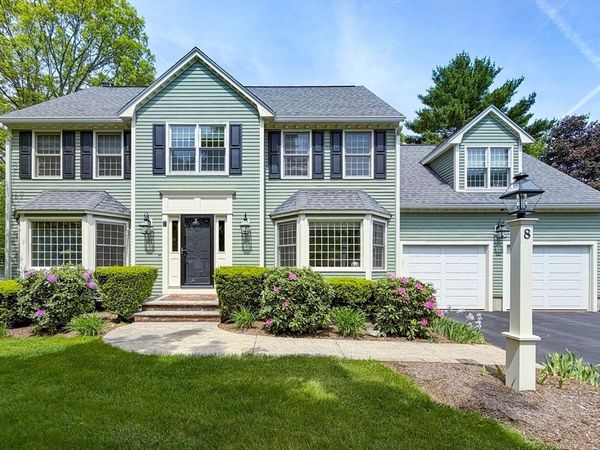 8 Bristol Ln, Walpole, MA 02032
