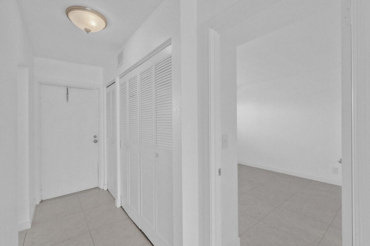 2016 S Federal Highway, Unit 404, Boynton Beach, FL 33435 Photo