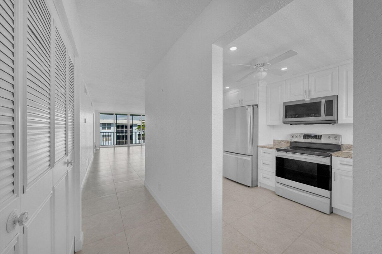 2016 S Federal Highway, Unit 404, Boynton Beach, FL 33435 Photo