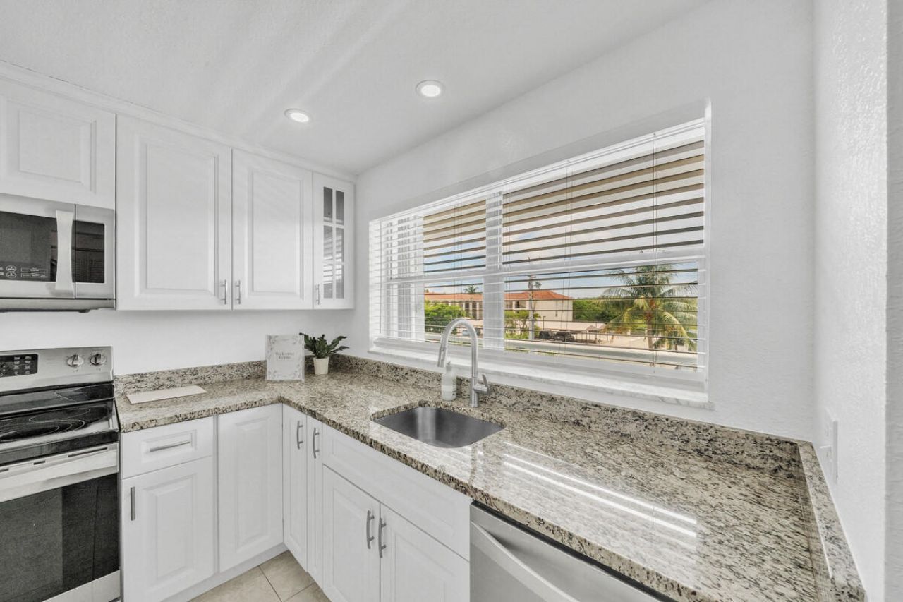 2016 S Federal Highway, Unit 404, Boynton Beach, FL 33435 Photo