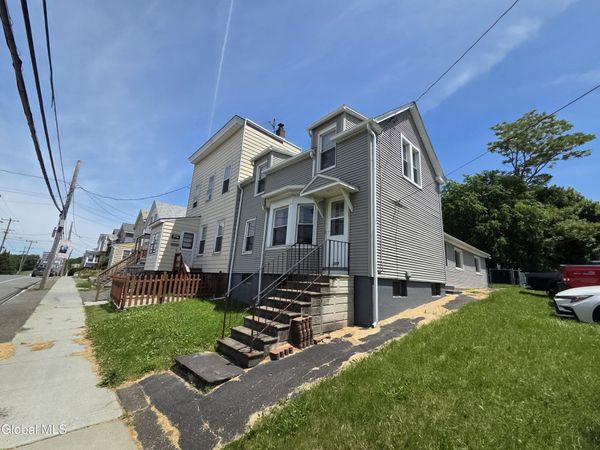 512 East Street, Rensselaer, NY 12144