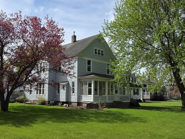 915 Riverside Drive, International Falls, MN 56649