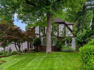 619 Maitland Ave, Teaneck, NJ 07666