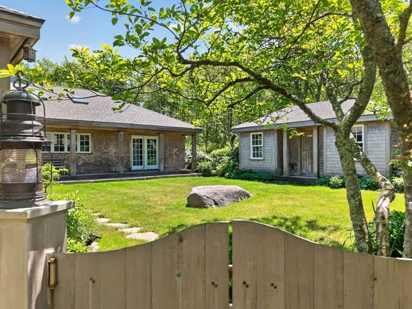 300 North Rd/18 Belhaven Way, Chilmark, MA 02535