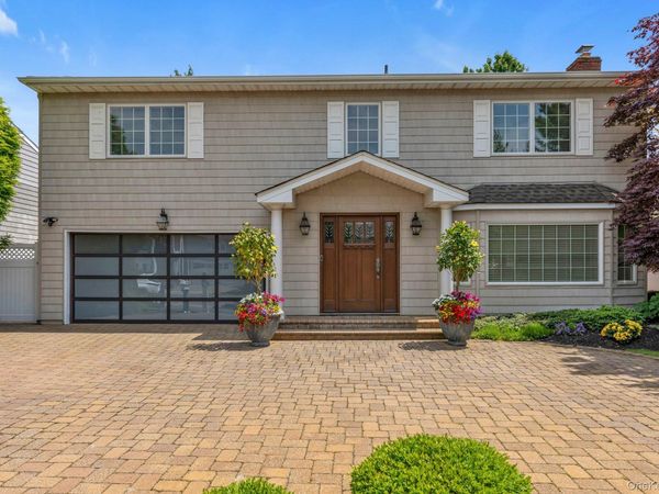 2114 Donna Drive, Merrick, NY 11566