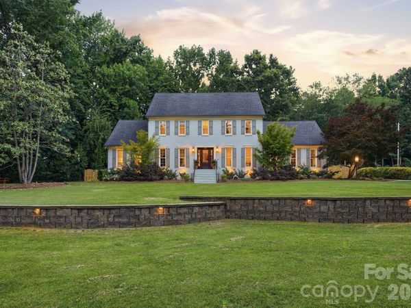 2516 Greenbrook Parkway , Matthews, NC 28104