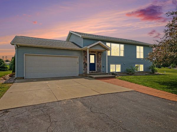 7900 Noffke Drive, Caledonia, MI 49316