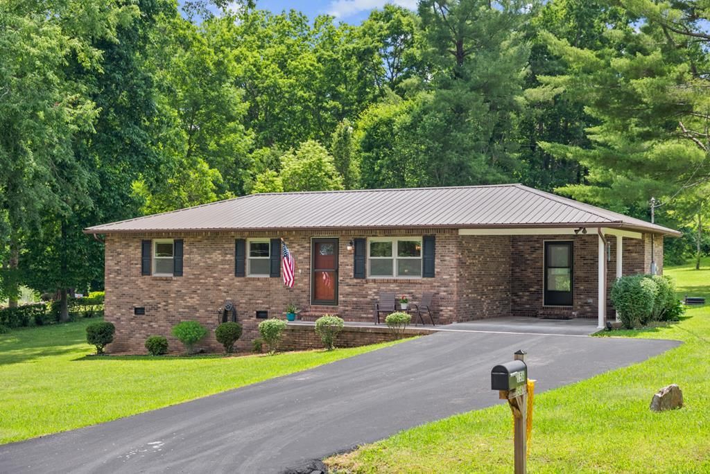 156 Pace Avenue, Crossville, TN 38555 Main Photo