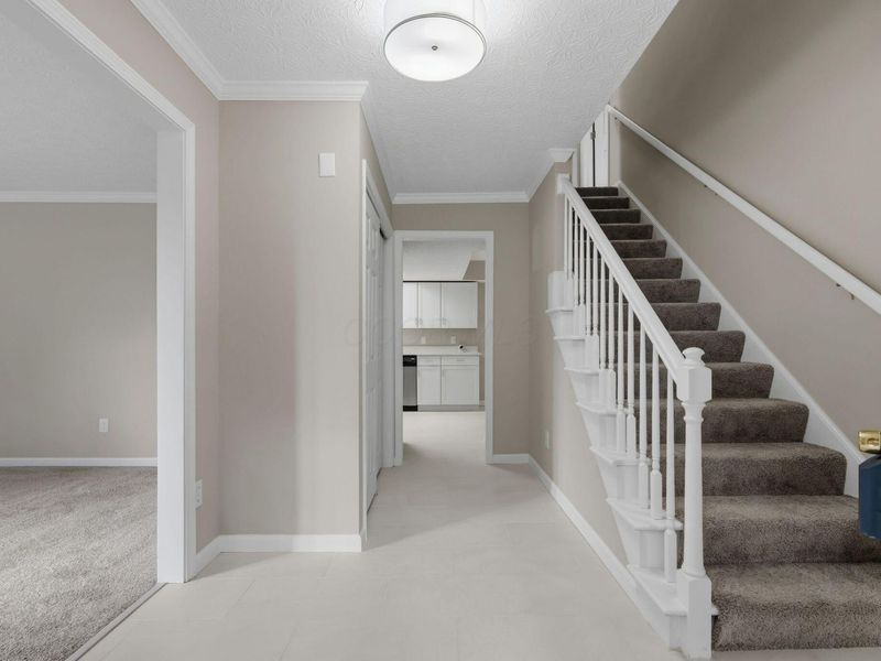 2069 Walnut Hill Park Drive, Columbus, OH 43232 Photo 11