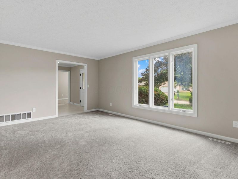 2069 Walnut Hill Park Drive, Columbus, OH 43232 Photo 18