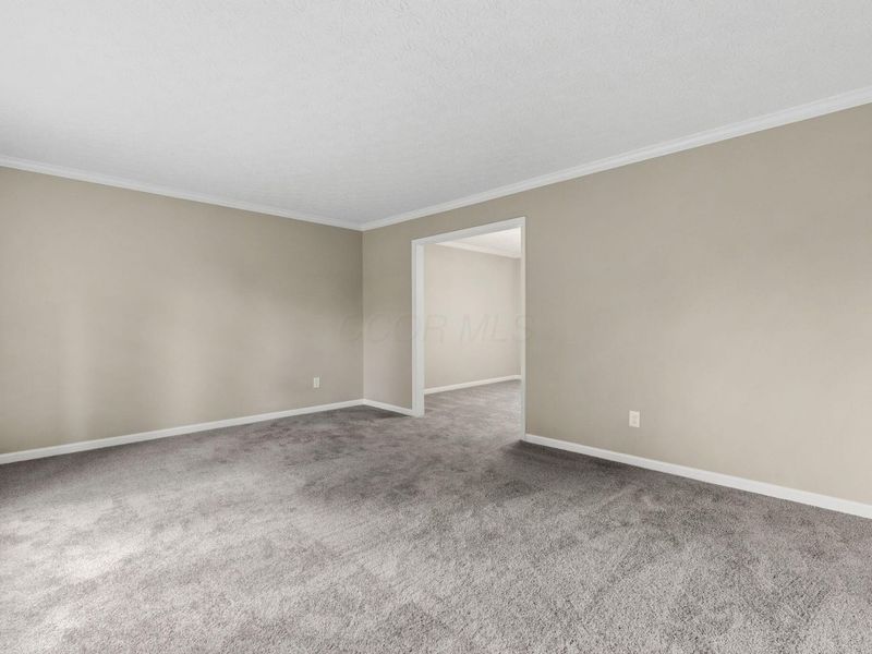 2069 Walnut Hill Park Drive, Columbus, OH 43232 Photo 22