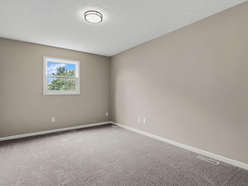 2069 Walnut Hill Park Drive, Columbus, OH 43232 Photo 38