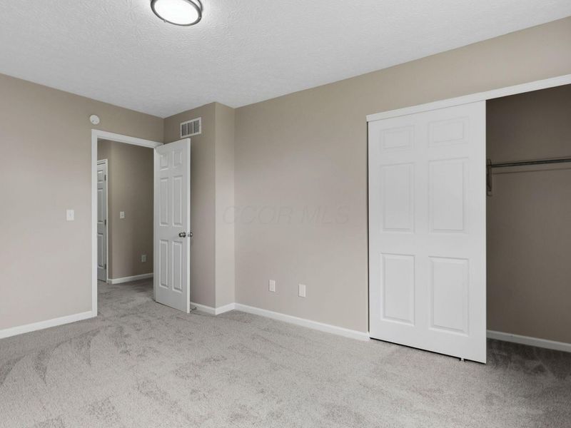 2069 Walnut Hill Park Drive, Columbus, OH 43232 Photo 39