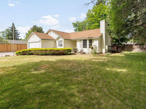 2400 NE Jones Road, Bend, OR 97701