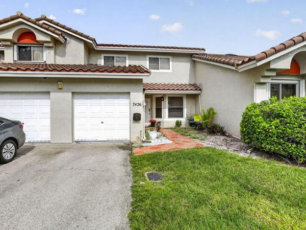 7426 Pinewalk Drive S, Unit 19-4, Margate, FL 33063