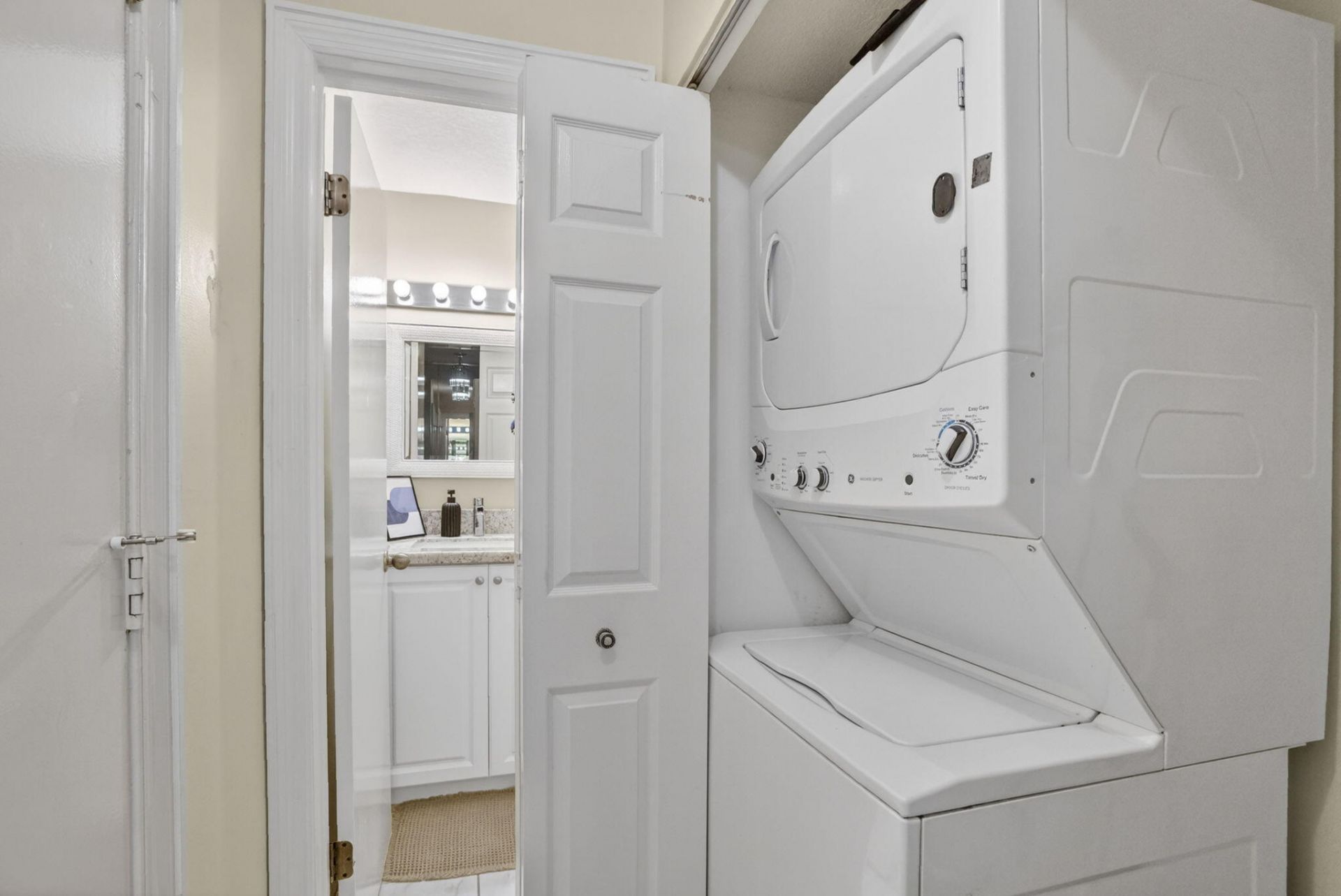 7426 Pinewalk Drive S, Unit 19-4, Margate, FL 33063 Photo
