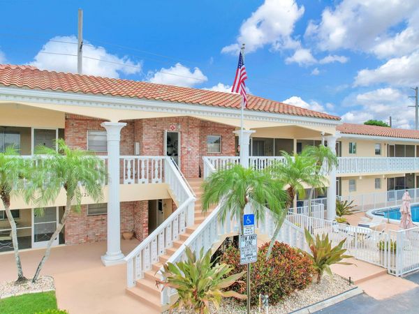 2121 NE 68th Street, Unit 209, Fort Lauderdale, FL 33308