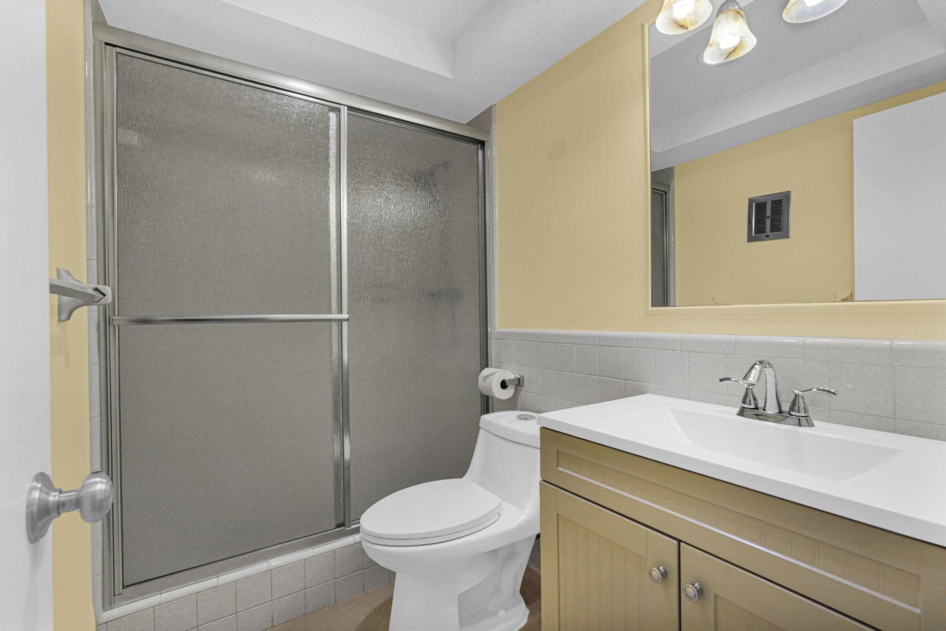 2121 NE 68th Street, Unit 209, Fort Lauderdale, FL 33308 Photo