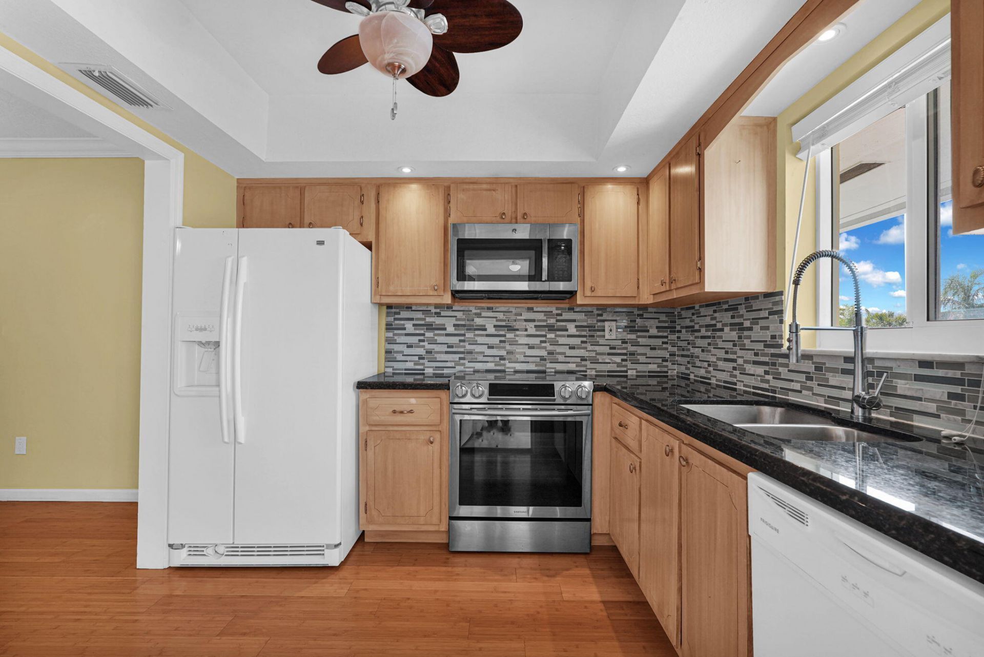 2121 NE 68th Street, Unit 209, Fort Lauderdale, FL 33308 Photo