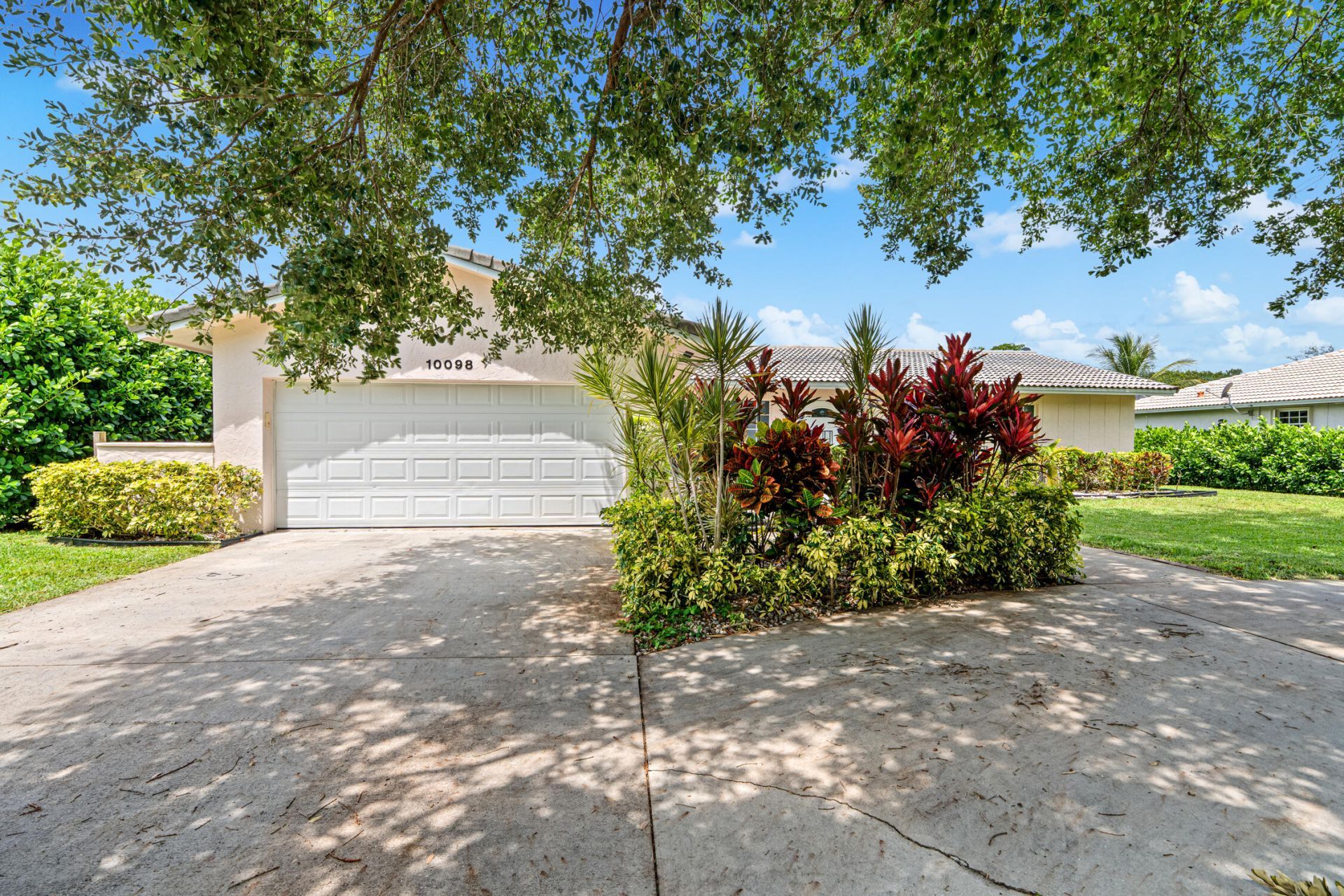 10098 Ramblewood Drive, Coral Springs, FL 33071 Photo
