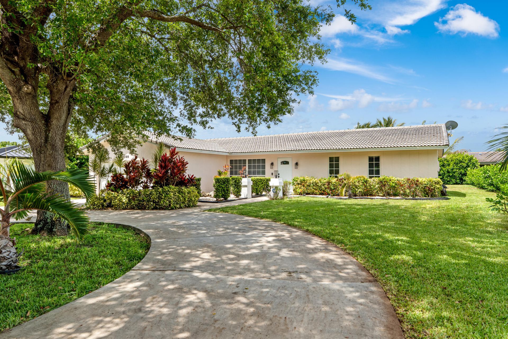 10098 Ramblewood Drive, Coral Springs, FL 33071 Photo