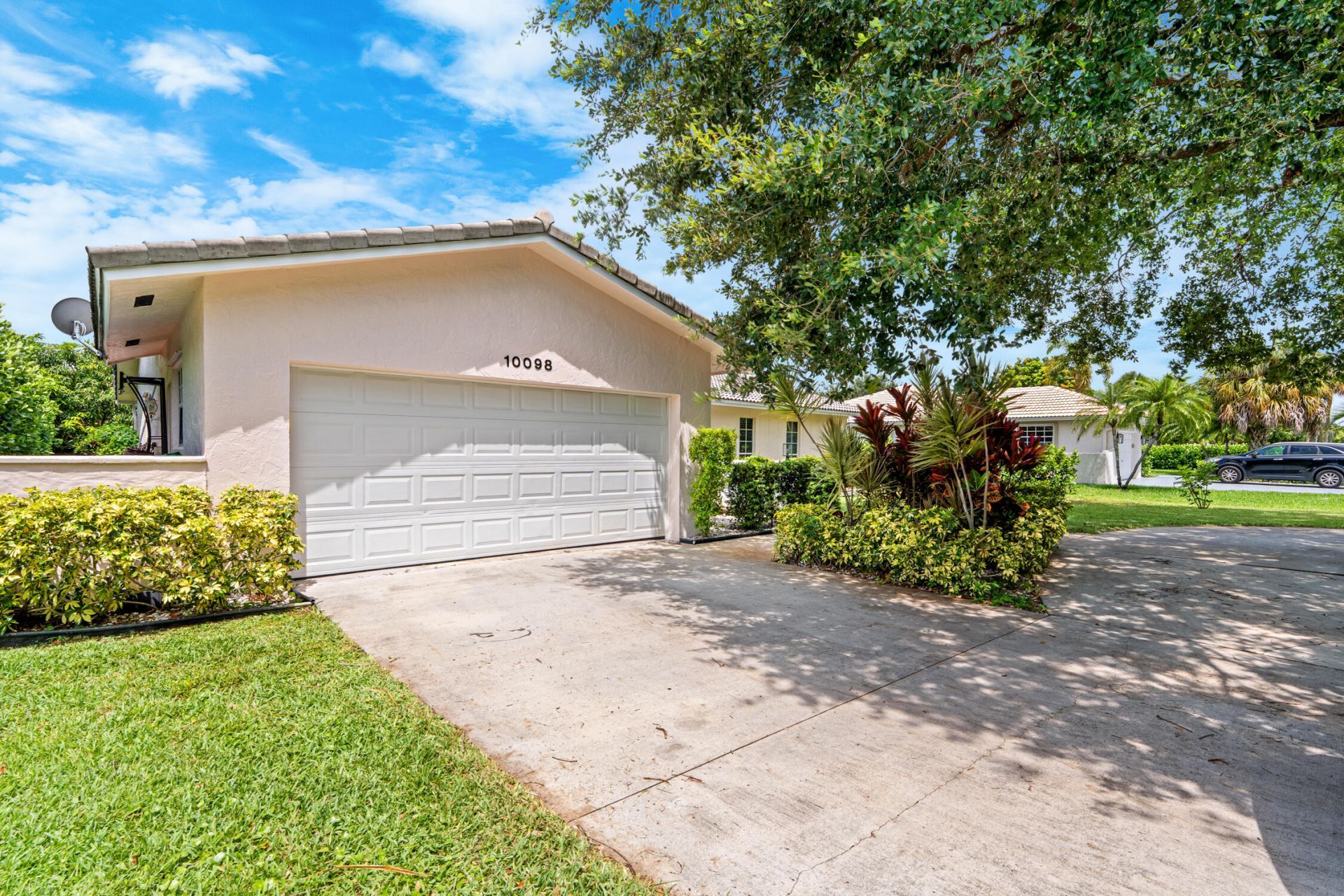 10098 Ramblewood Drive, Coral Springs, FL 33071 Photo