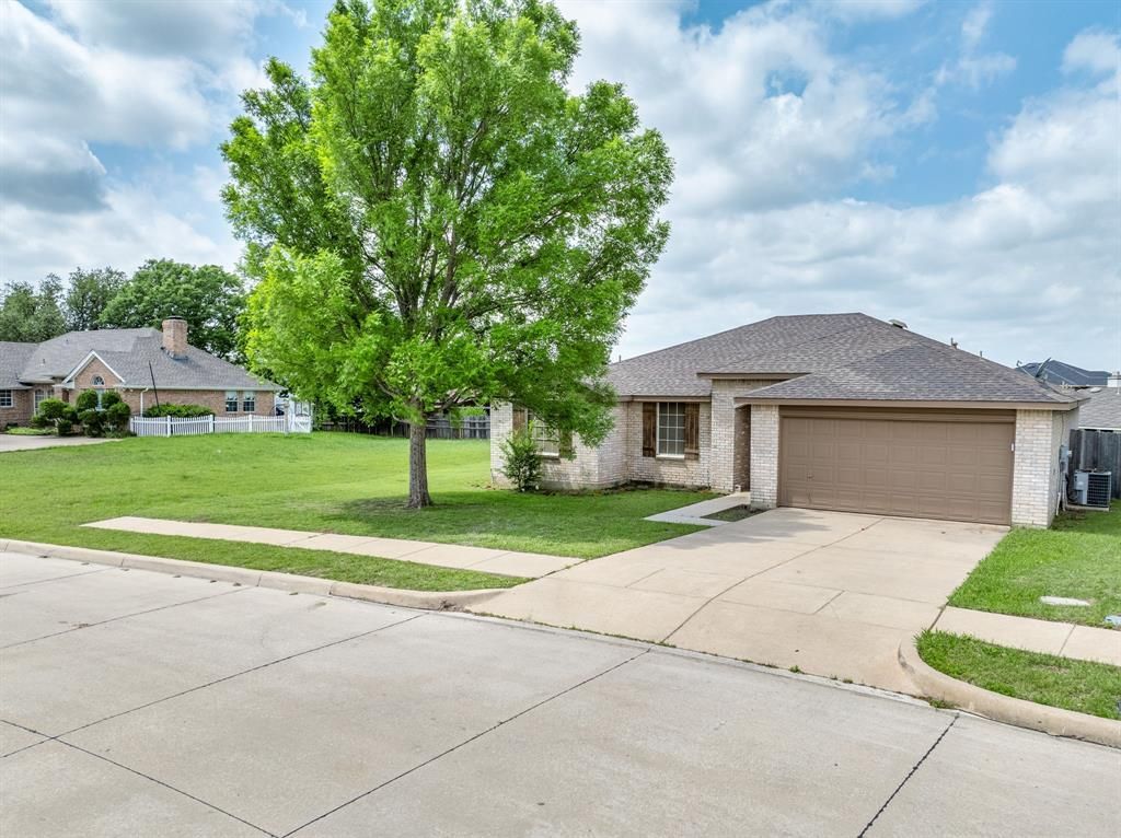 1325 Downwood Drive, Burleson, TX 76028 Main Photo