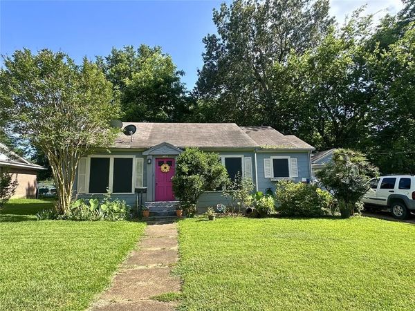 1832 E Polk , Paris, TX 75460