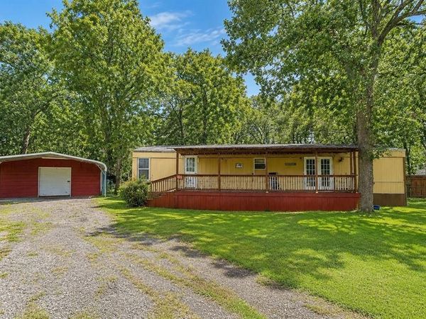 9949 Greentree Lane, Wills Point, TX 75169