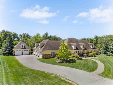 705 18th Avenue N, Moorhead, MN 56560