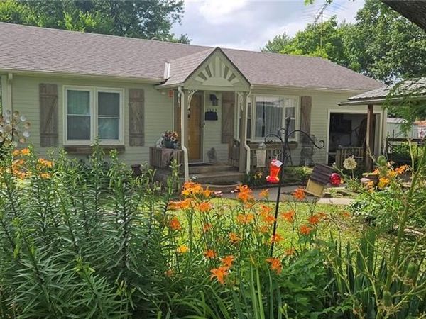 1302 S Market Street, Holden, MO 64040