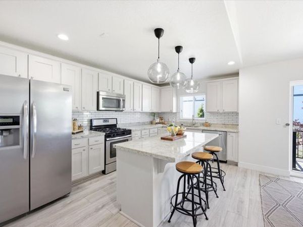 768 W STAR SPANGLED DR S, Bluffdale, UT 84065