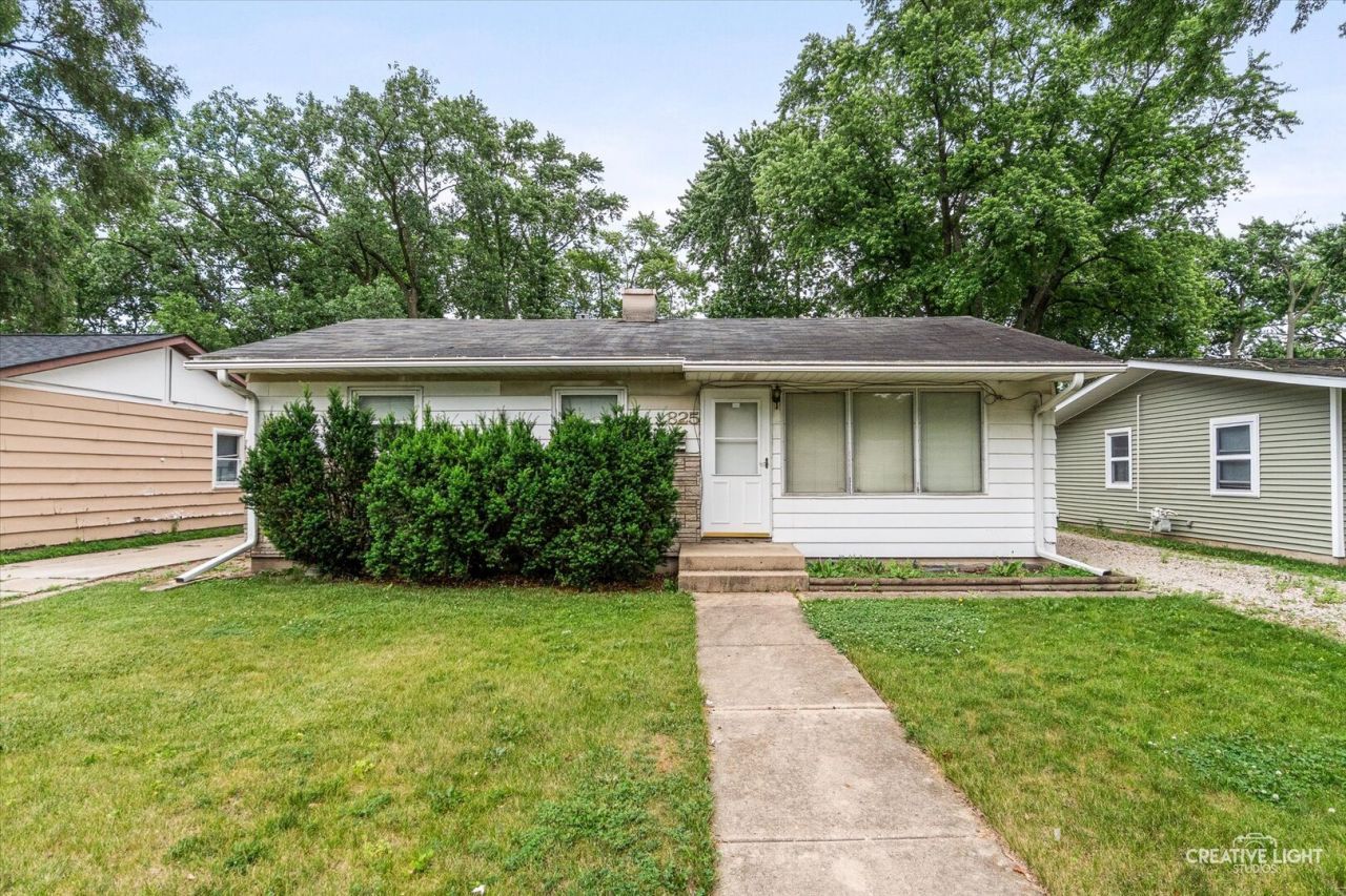 825 Foran Lane , Aurora, IL 60506