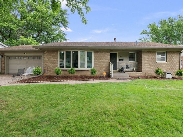 437 26th Avenue , East Moline, IL 61244