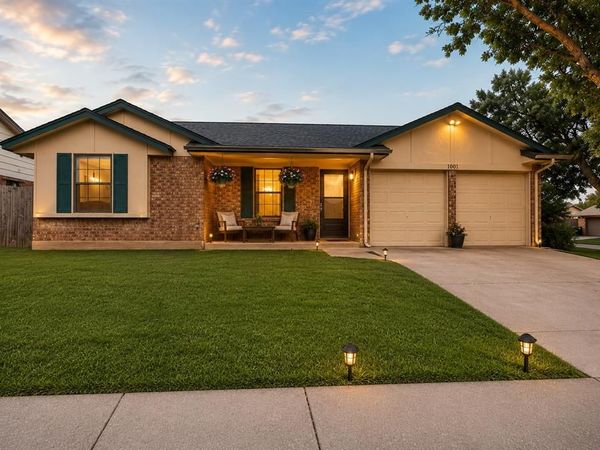 1001 Aspen Court, Moore, OK 73160