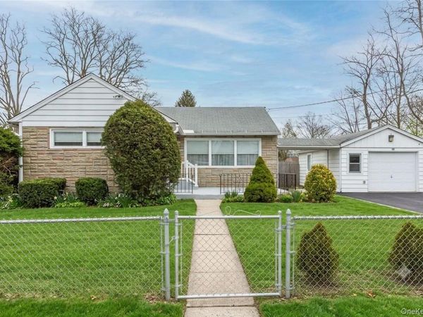 20 E Maple Street , Central Islip, NY 11722