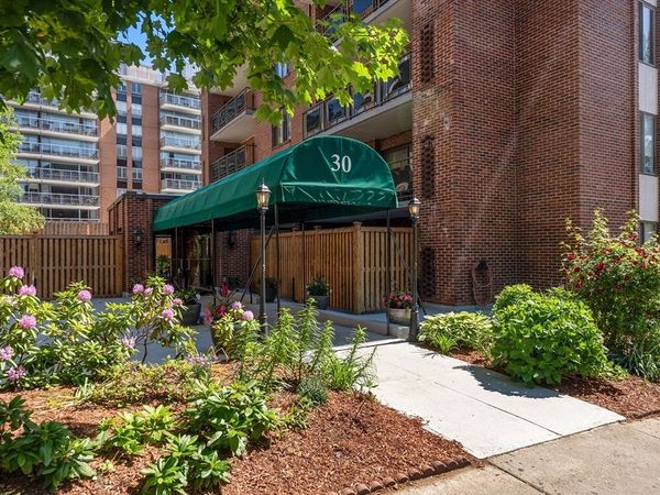 30 Stearns Rd, Unit PHB, Brookline, MA 02446