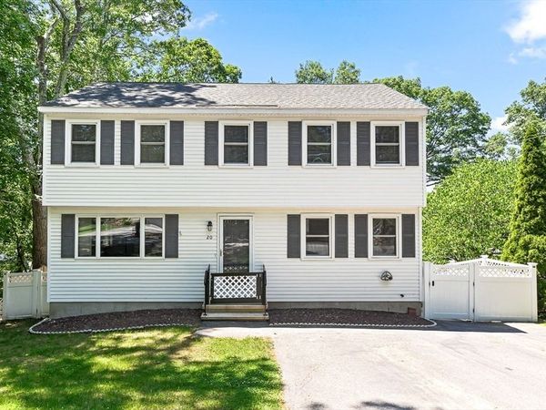 20 Hillcrest Ave, Dracut, MA 01826